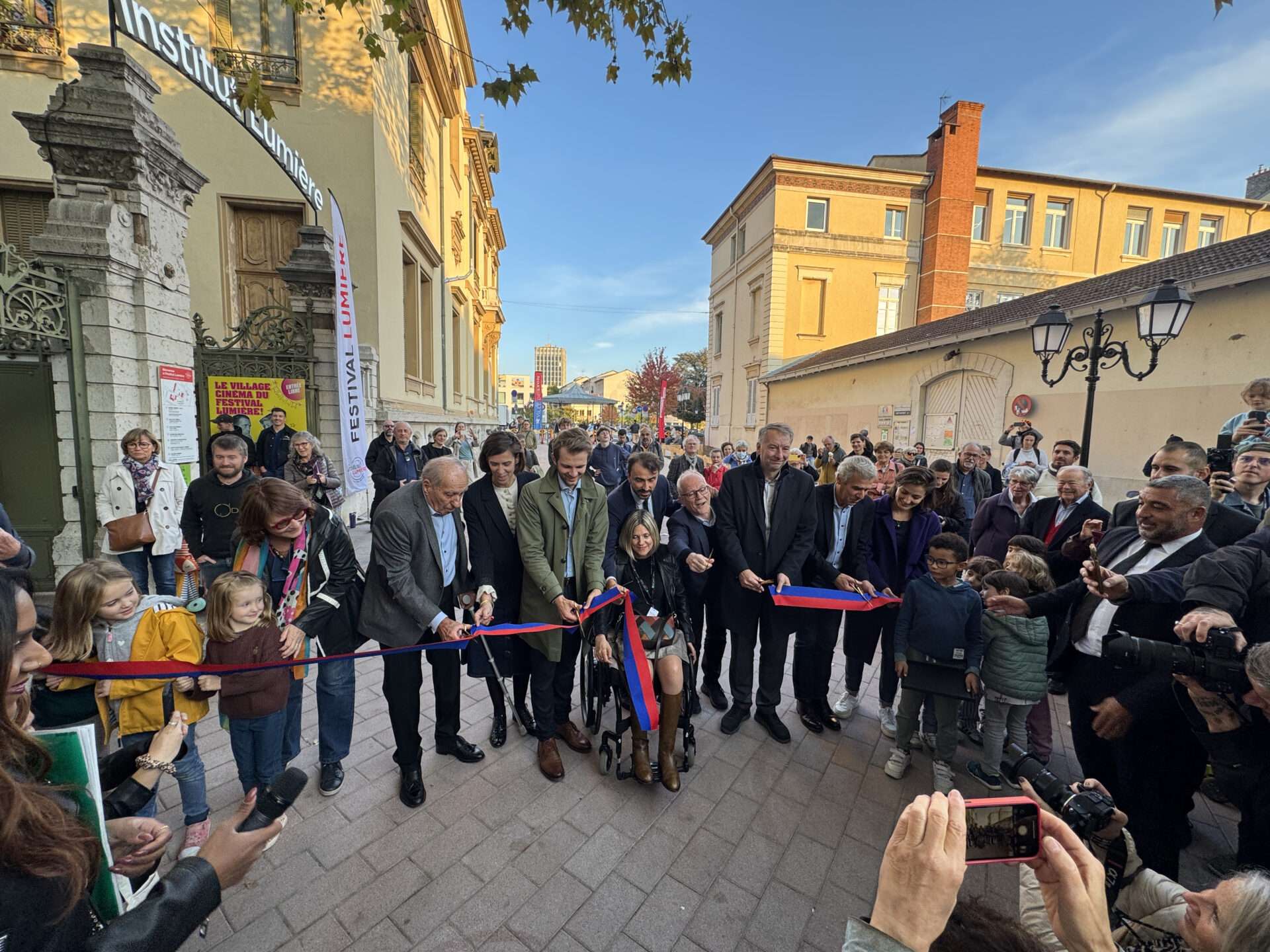 Inauguration de la rue du Premier-Film à Lyon, hommage aux frères Lumière