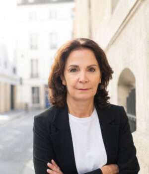 Virginie de Pierrepont prend la tête de Mobilians pour piloter la transformation de la filière automobile Virginie de Pierrepont succède à Francis Bartholomé à la présidence de Mobilians
