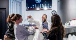 Science Expériences Lyon : la science comme vous ne l’avez jamais vécue Science Expériences Lyon propose un parcours scientifique immersif de 750 m² au cœur de la Presqu’île, avec des expériences pour petits et grands dès 4 ans