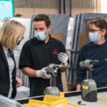 partenariat entre Bourgeat et Vorwerk : Agnès Pannier-Runacher pose des questions pour comprendre le fonctionnement