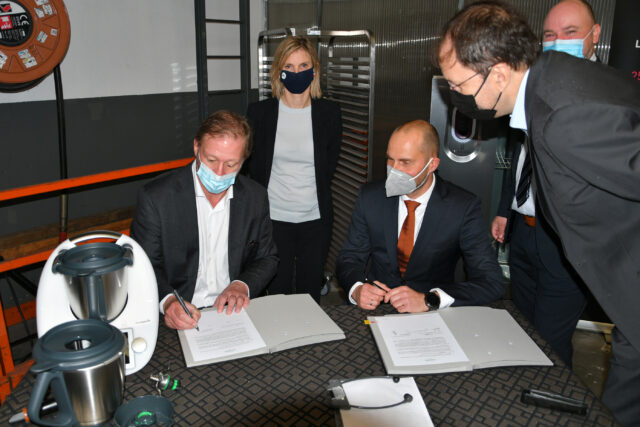 partenariat entre Bourgeat et Vorwerk : signature en de Agnès Pannier-Runacher