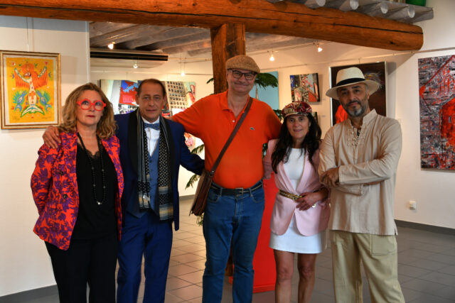 les artistes Marie Céline Audigane, Gregory Blin, , Thierry Lambert, Emma Henriot, Shahram Nabati à l'expo à la Galerie d'Art Emma