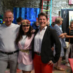 Serge RAULT, maire de Saint-Pierre-de-Bœuf, Emma Henriot, Christelle Marchal, maire de Malleval à l'expo à la Galerie d'Art Emma