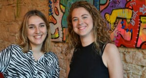 Portrait Marie Nagy, ceo Reus’eat : start-up lyonnaise éco-responsable qui fabrique des couverts avec des drêches de bière Pauline Siardet, chargée de com et Marie Nagy, co-fondatrice de REUS'EAT