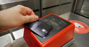 Payer son ticket TCL par carte bleue à bord des métros, bus, et tramways ticket TCL par carte bleue dans le metro