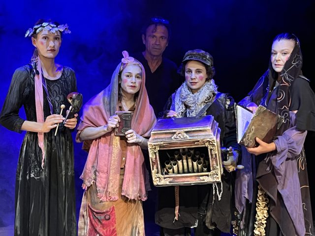 Maëlly Ilasciuc, Inès Plancher, Mégane Cottin, Déborah Lamy et Sarkis Tcheumlekdjian_LA DERNIÈRE ALLUMETTE