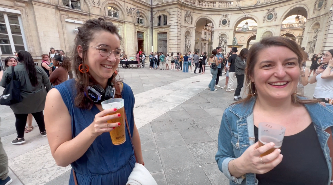 Concert silencieux à Hôtel de Ville de Lyon, la joie du public