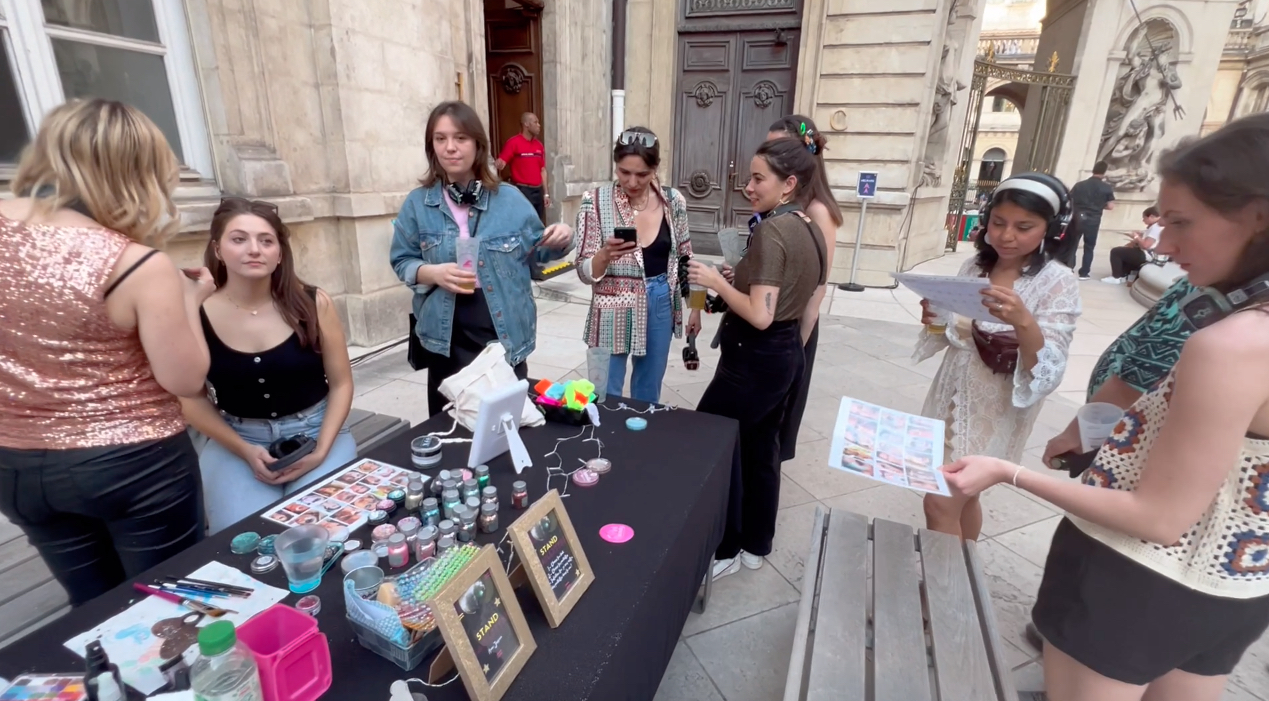 Concert silencieux à Hôtel de Ville de Lyon-maquillage
