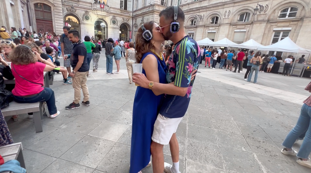 Concert silencieux à Hôtel de Ville de Lyon_les amoureux