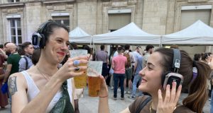 Concert silencieux : l’Hôtel de ville de Lyon s’est transformé en dancefloor Concert silencieux à Lyon