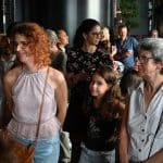 Salle comble - Cabaret Drag Queen joué par Les Douze Travelos d’Hercule à Opéra Sunset