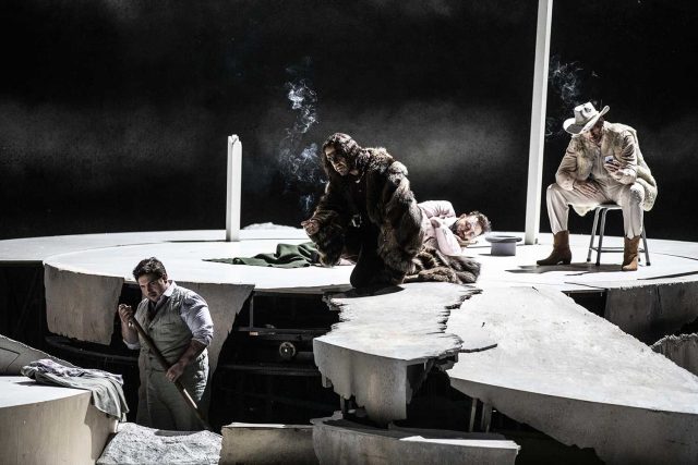 LA FILLE DU FAR WEST - crédit photo : Jean-Louis Fernandez - Opéra de Lyon