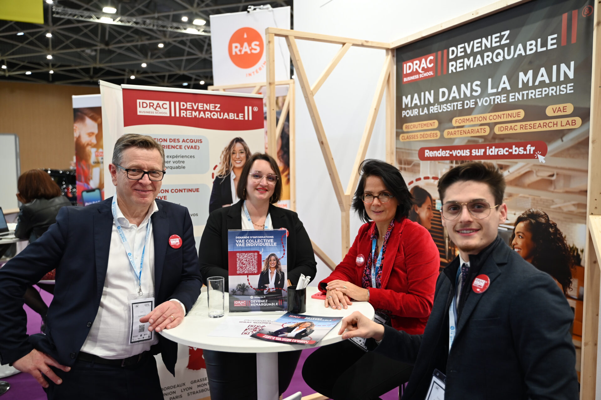 Alain SCAPPATICCI, Victoria MINICILLO et la team IDRAC Business School