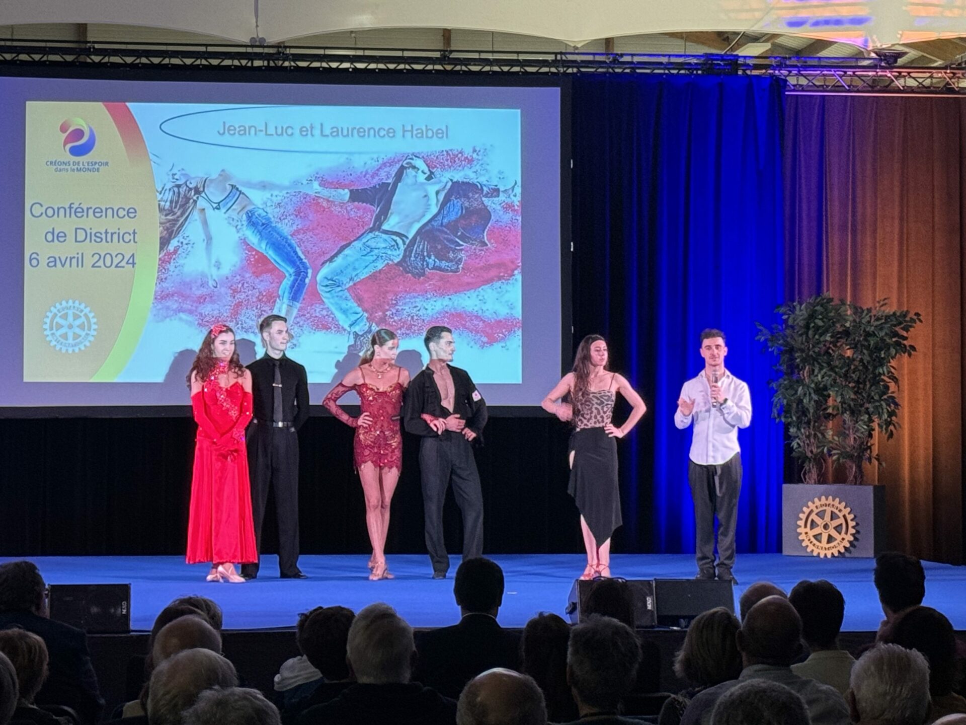 la troupe Jean-Luc et Laurence Habel ont ravi le public avec les danses de salons