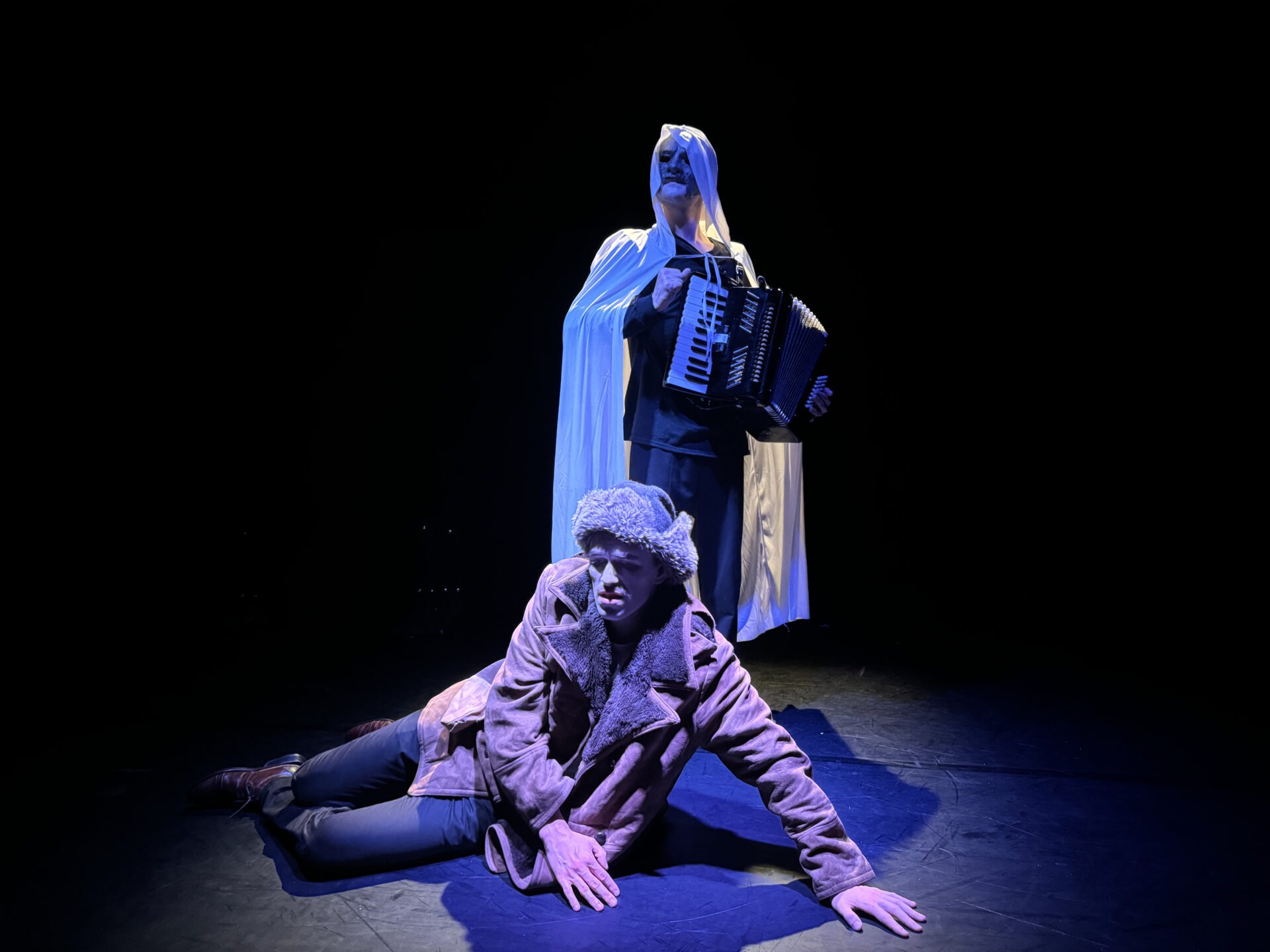 Funérailles D'Hiver au théâtre de L'Uchronie Lyon_Compagnie Aitvaras