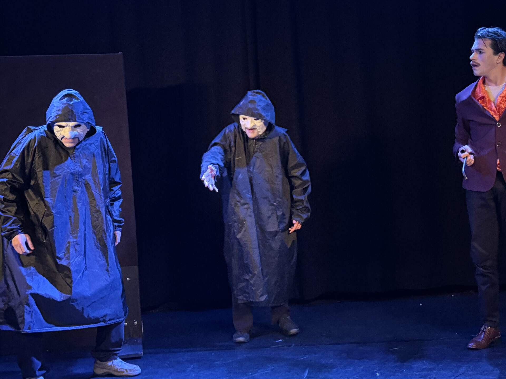 Funérailles d'Hiver de la Compagnie Aitvaras au théâtre de L'Uchronie Lyon