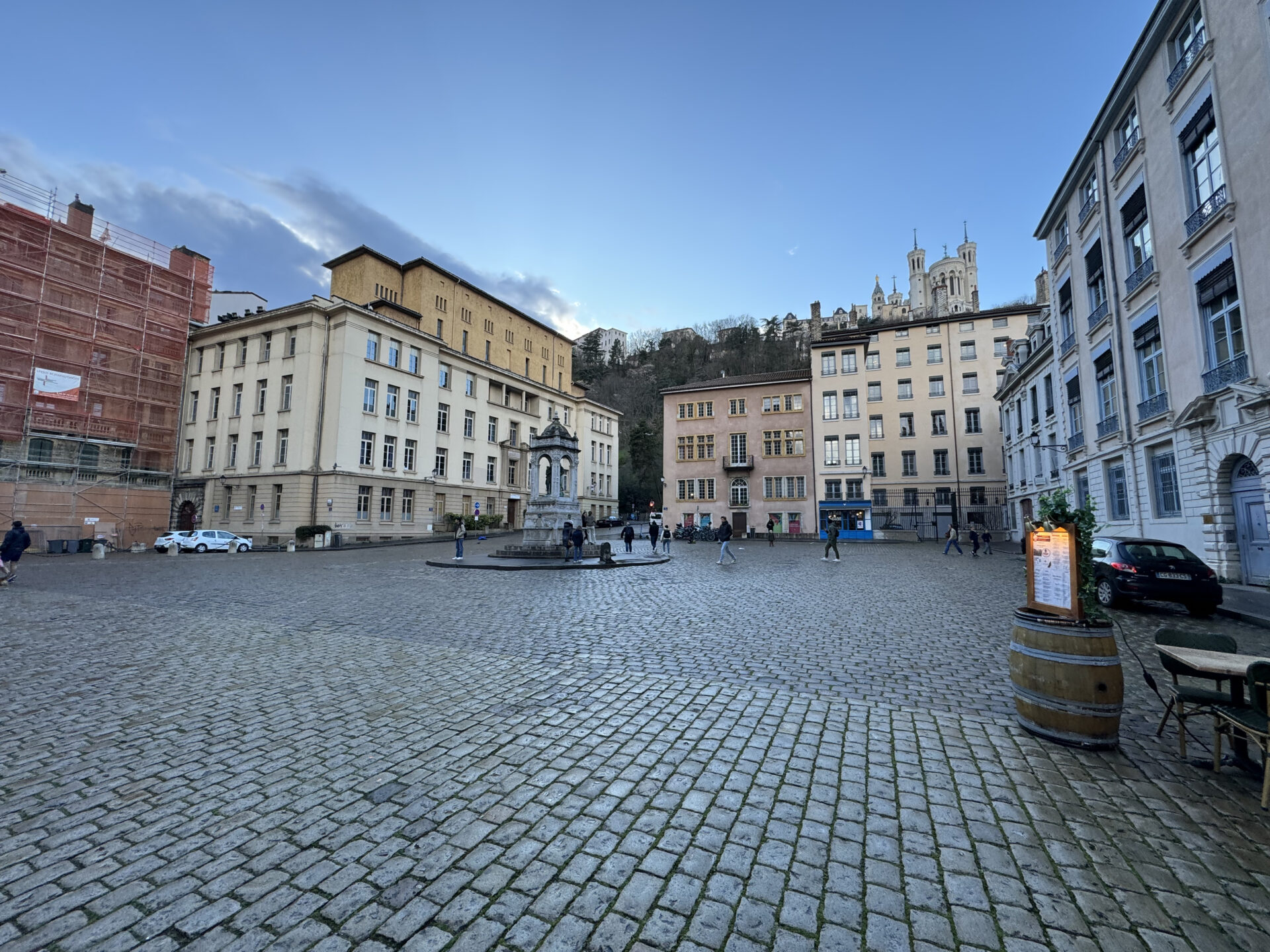Vieux-Lyon devant la Cathédrale st-jean