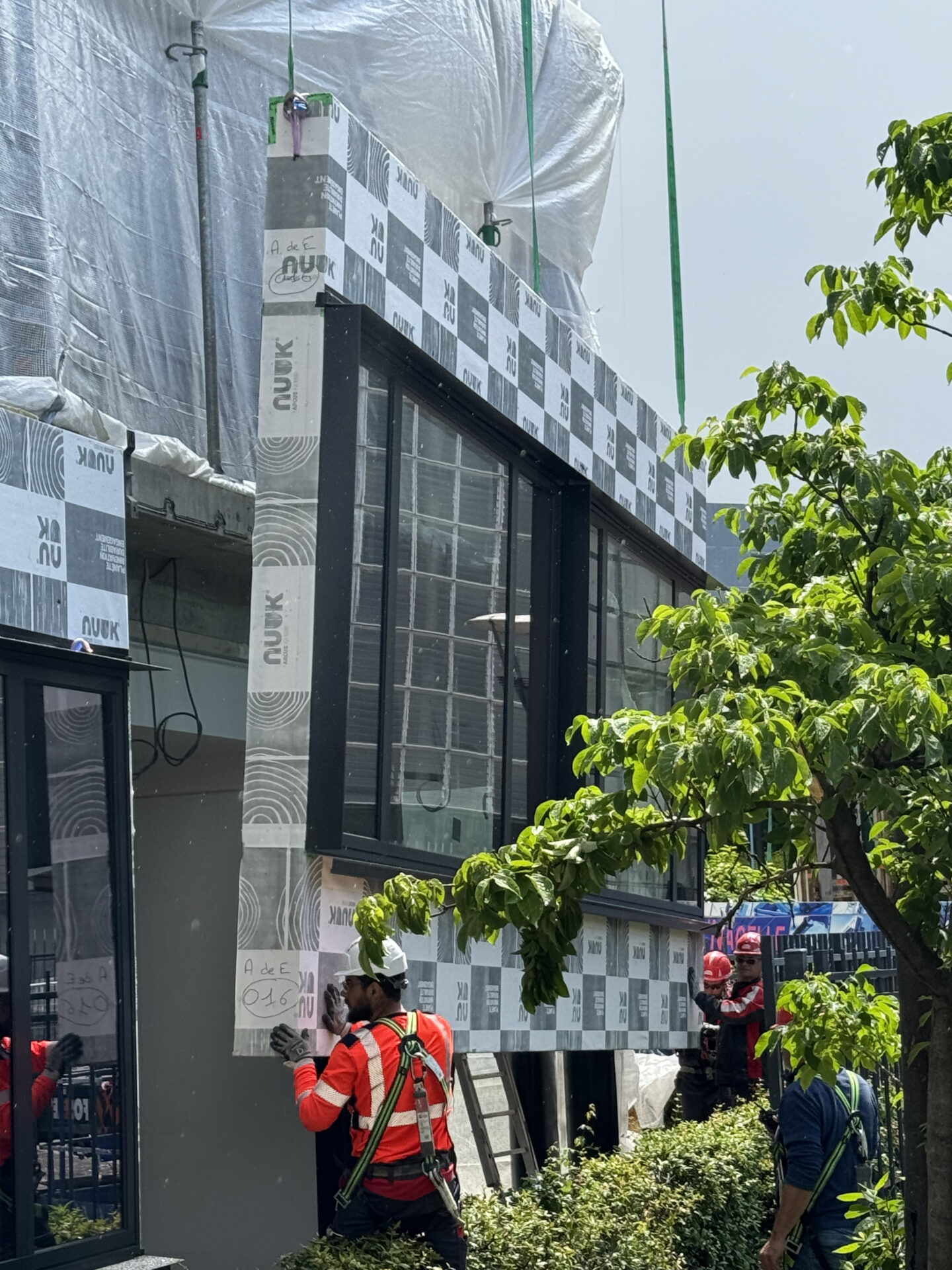 le batiment de l'agence de l'eau fait peau neuve avec les nouvelles facades