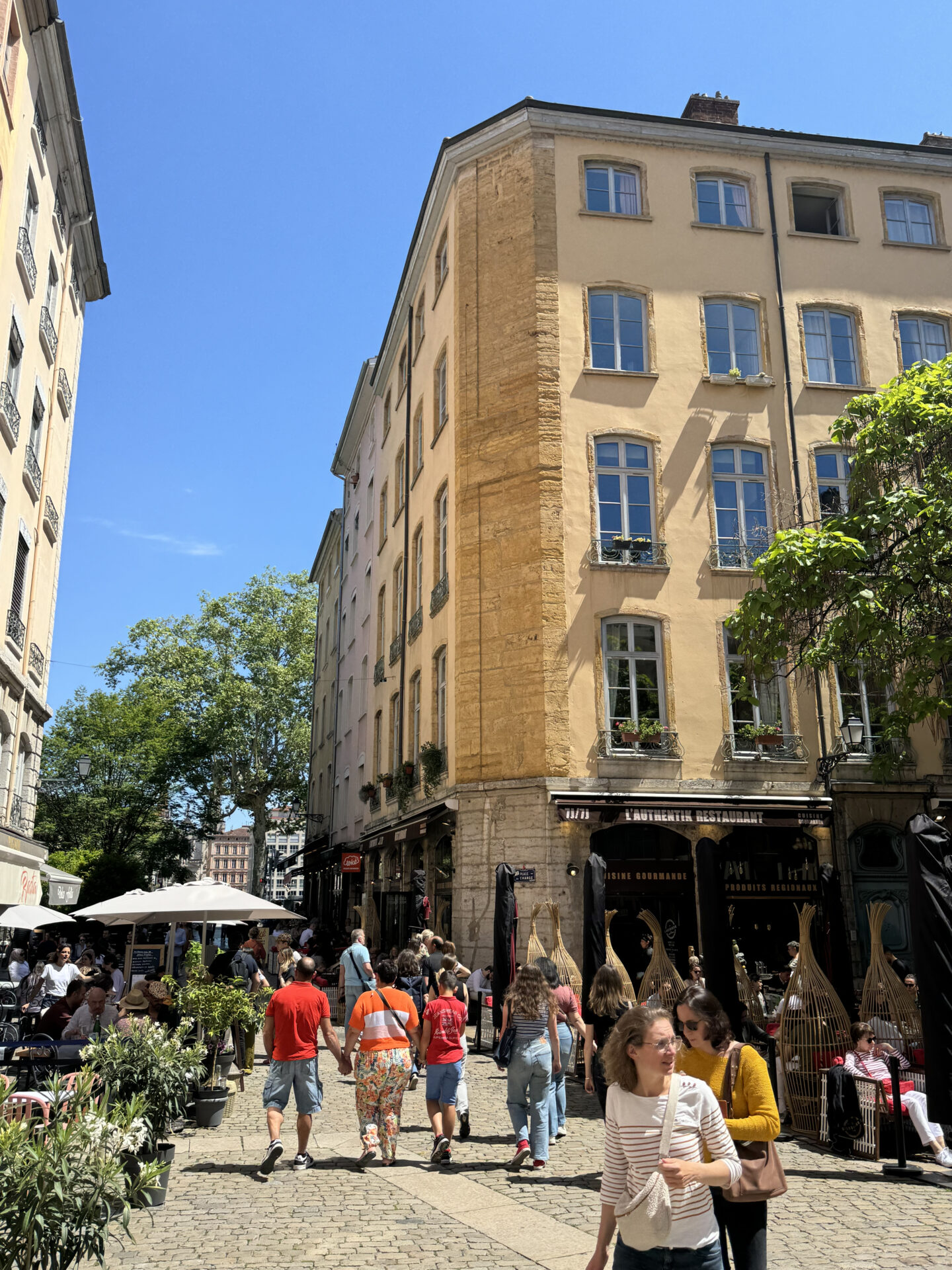 le charme de Vieux-Lyon- Place du Change Lyon
