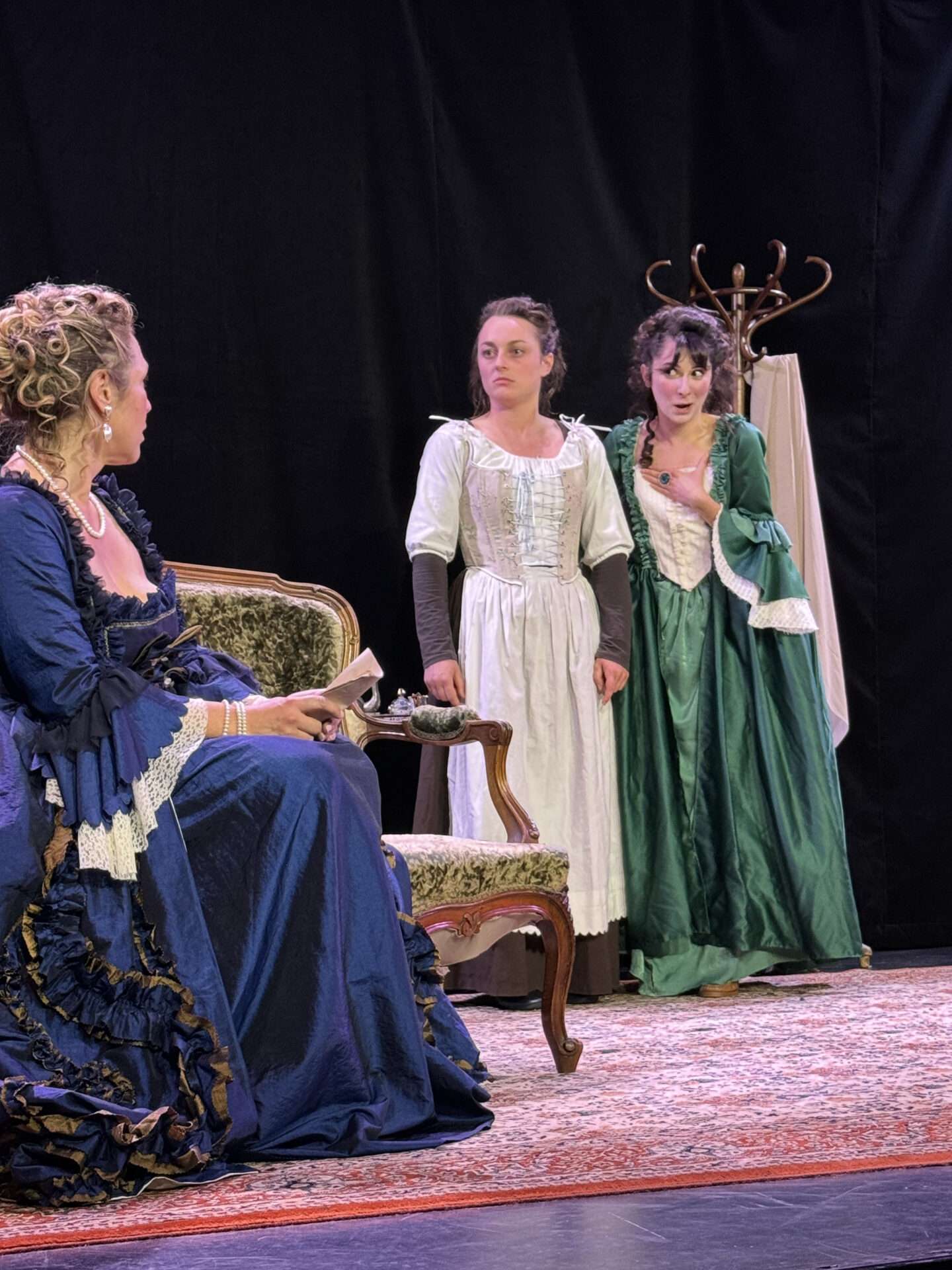 la troupe Collectif Tintamarre souhaite rendre le théâtre accessible à tous et à toutes