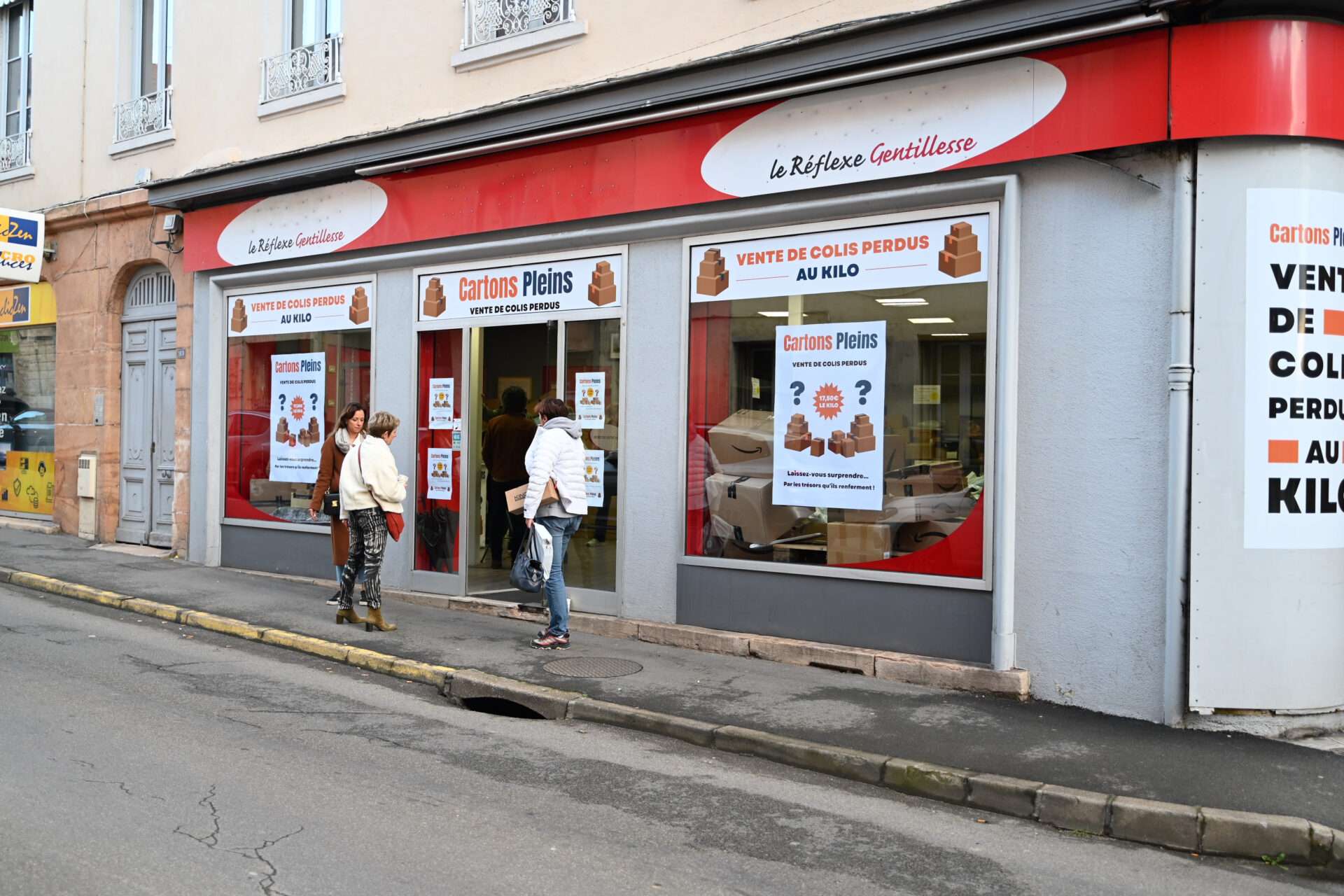 Cartons Pleins, Magasin colis perdus d’Amazon à Villefranche sur Saône