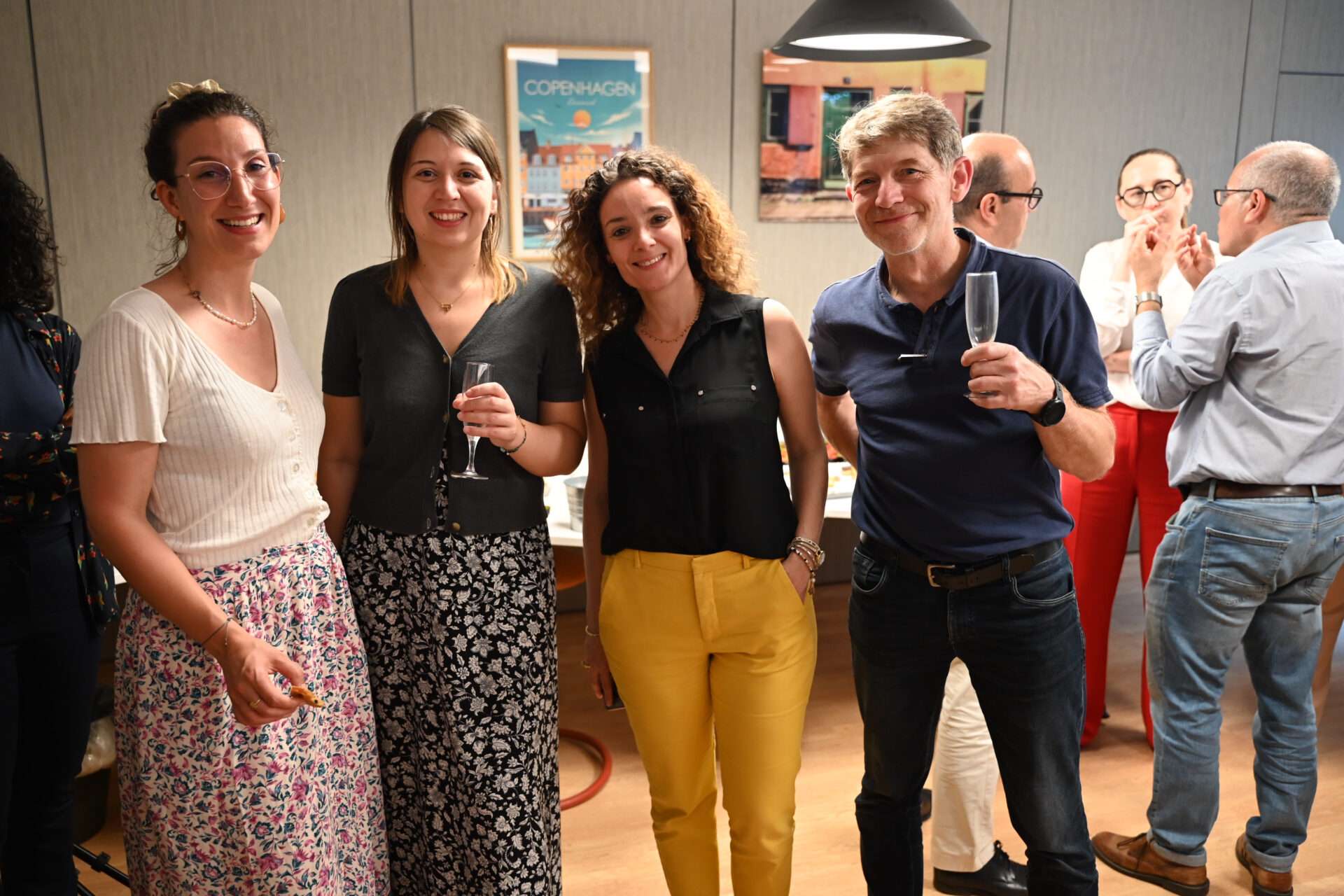 Anaïs Arcelaine, Conseillère Animation Partenariat chez CFA FormaSup ARL, Cindy LEFEVRE, Responsable des opérations et des partenariats, Miassa BEKHEDDA, Responsable Développement et Innovation FormaSup ARL, Patrice Remiatte, Adjoint service gestion formation pro IAE Lyon3 - moment convivial après l'AG