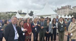 WorldSkills Lyon 2024 : la Métropole et la Ville de Lyon font vibrer l’événement à la place Bellecour WORLDSKILLS LYON 2024 - Florence POIVEY, Émeline BAUME, Grégory DOUCET ont lancé le Village des Métiers à la place Bellecour