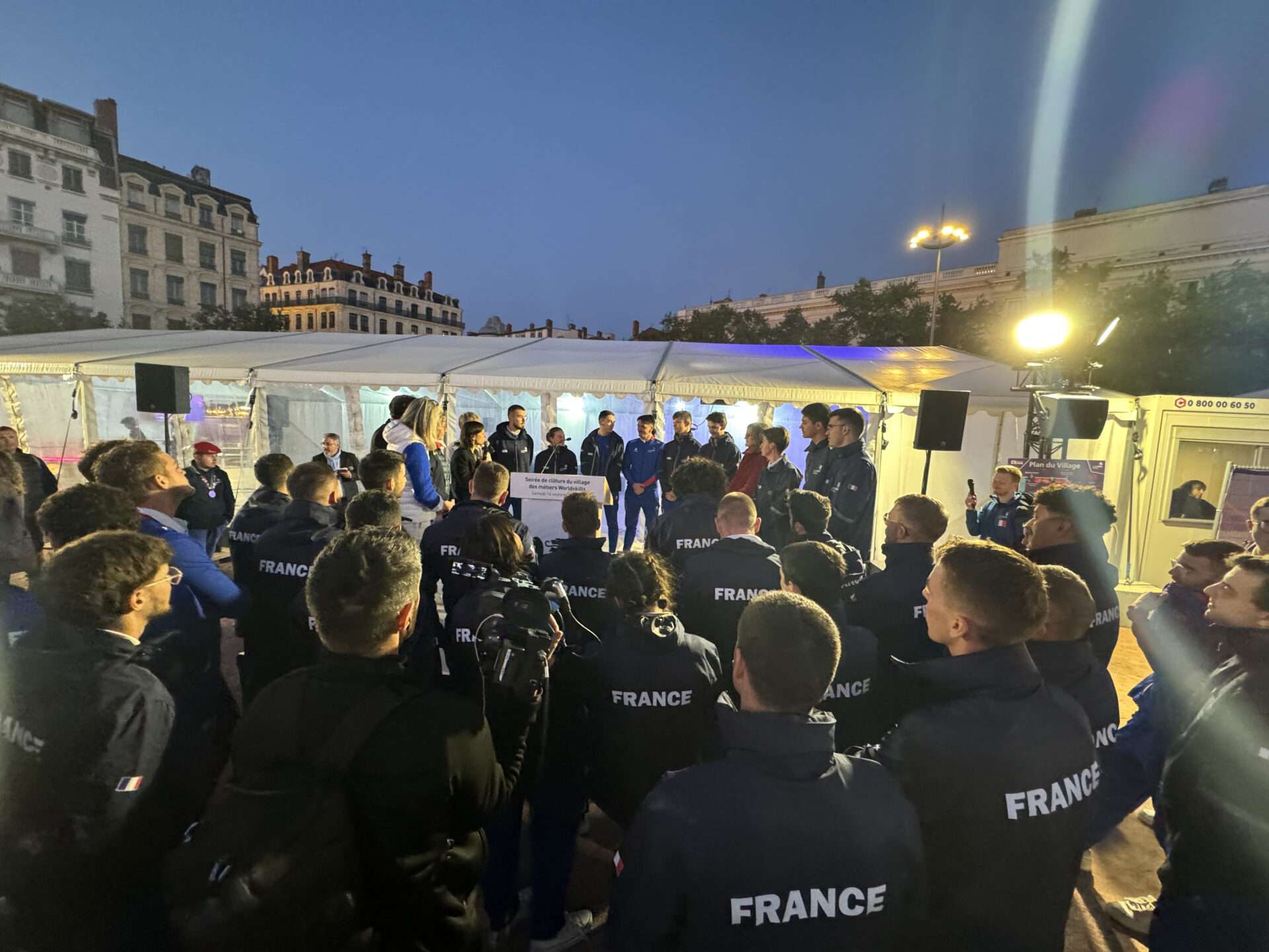 WorldSkills - équipe de France à la place Bellecour 