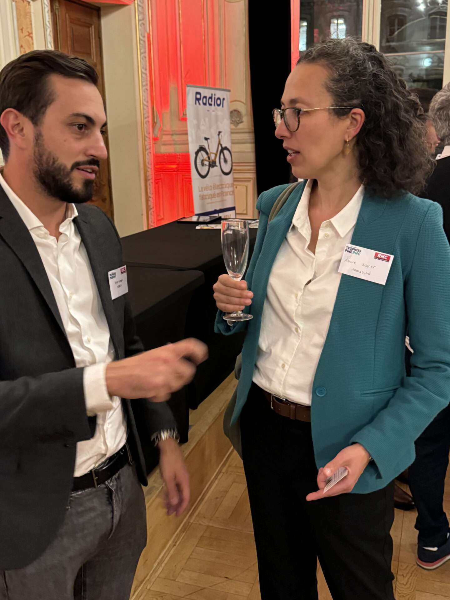 Laure Wagner fait 1km à pied pour venir aux trophées PME RMC