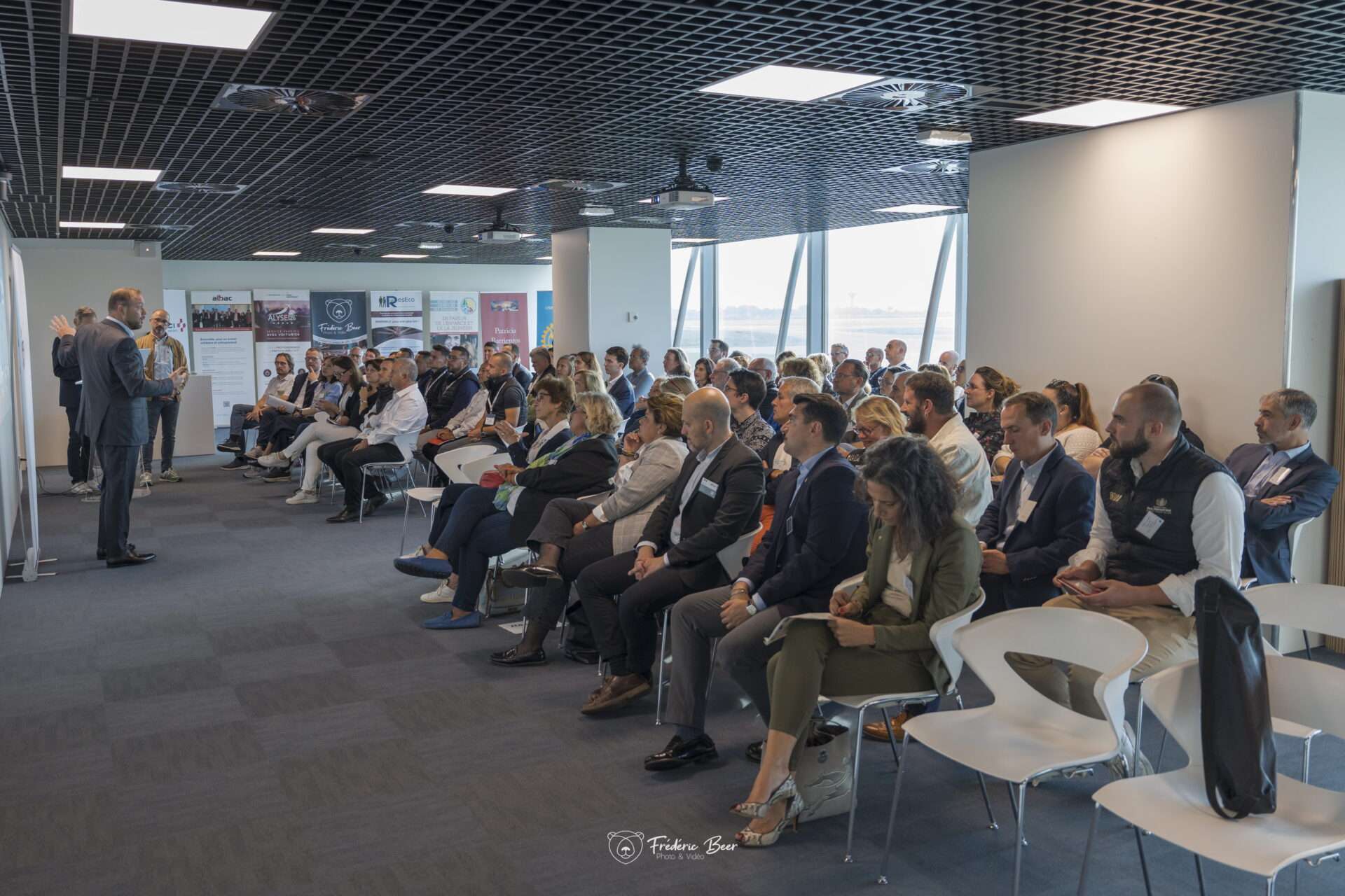 le Rotary Club Lyon Lumière-09 - Manifestation Business & Humanités du Rotary Lyon Lumière à Saint-Exupéry - 02 - Présentations - 030
