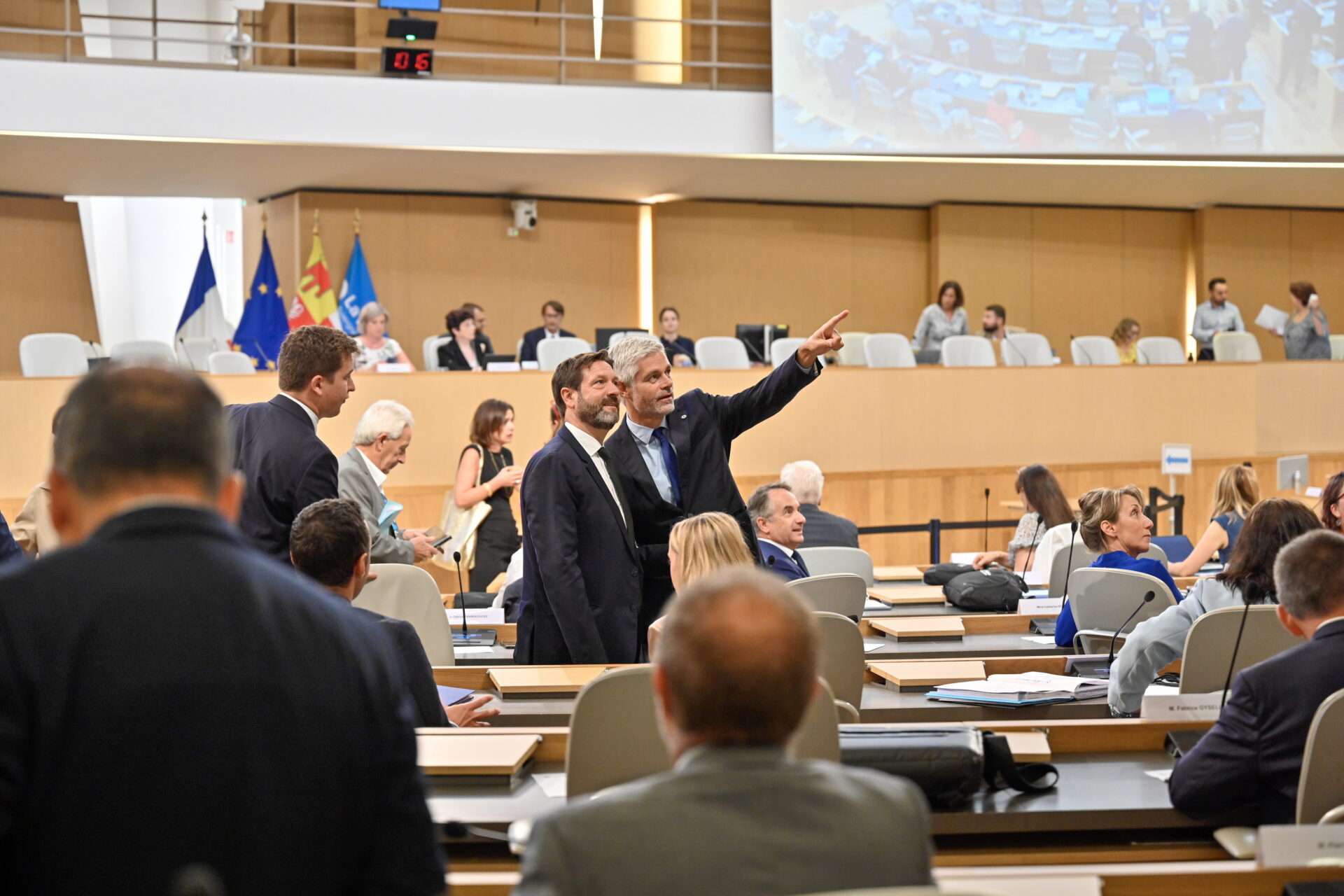 « Fabrice Pannekoucke correspond à ma vision pour notre région - garantir un respect équitable entre les métropoles et les petites communes. Je lui fais pleinement confiance », souligne Laurent Wauquiez 
