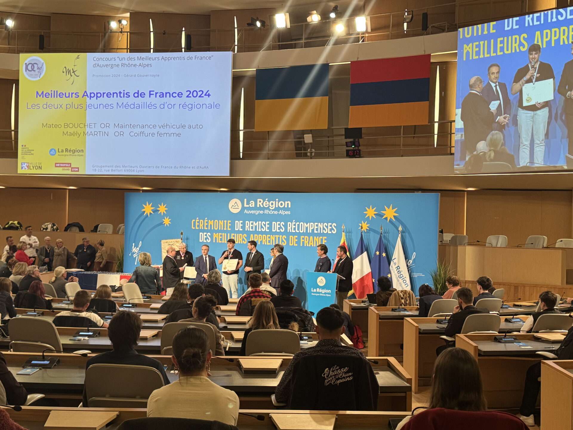 Meilleurs Apprentis de France 2024 - Les deux plus jeunes Médaillés d'or régionale : Mateo BOUCHET OR, Maintenance véhicule auto et Maëly MARTIN OR, Coiffure femme