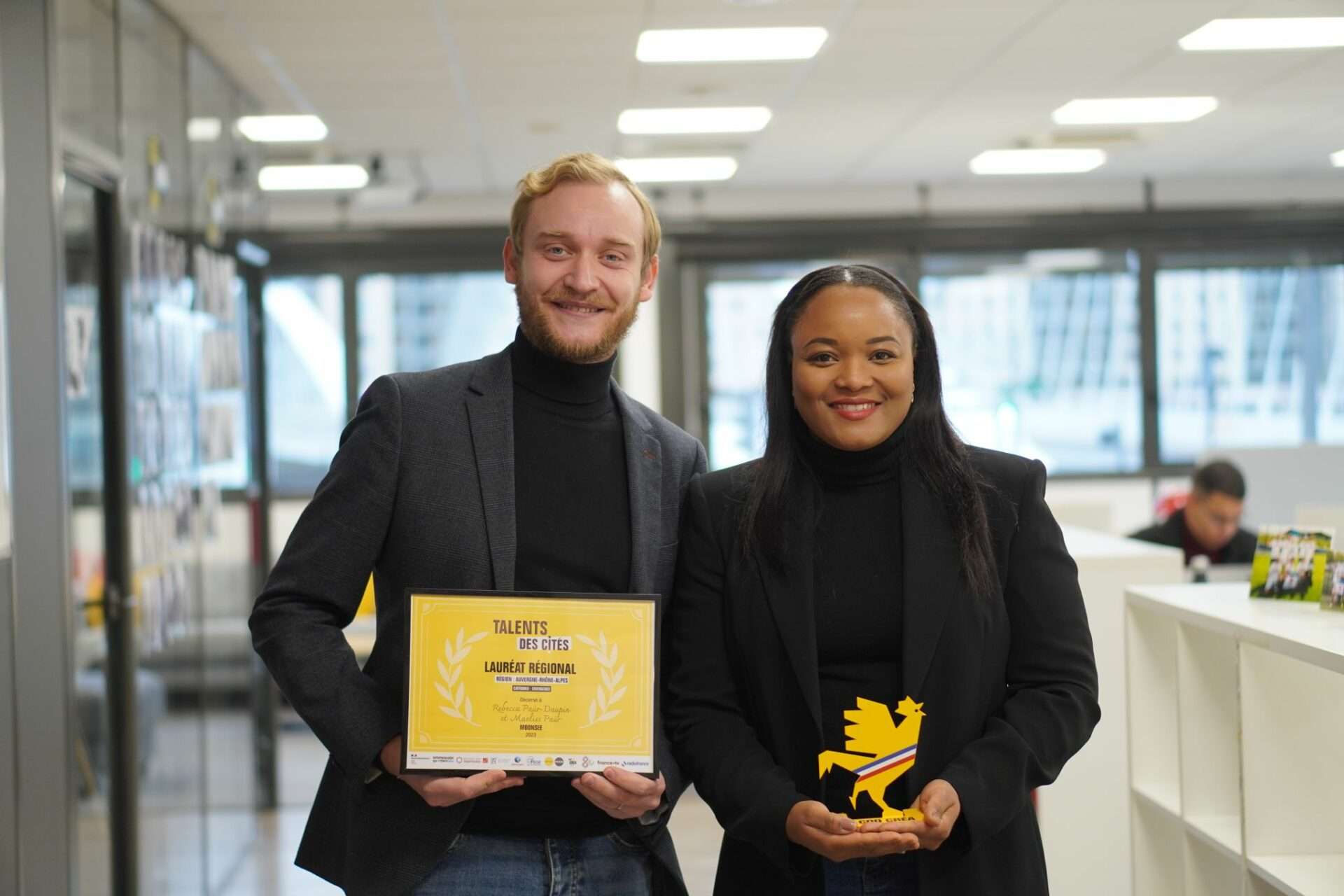Rebecca PAUR-DAUPIN et Maëliss PAUR, fondateurs de MOONSEE, ont reçu le prix régional AURA du concours Talents des Cités par Bpifrance
