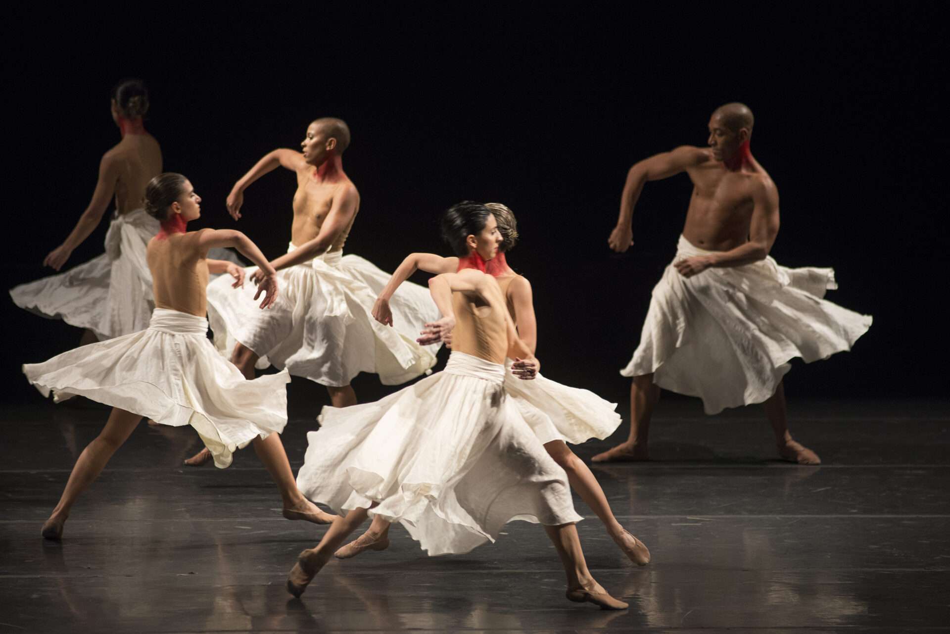 Grupo Corpo à Lyon : un corps-à-corps avec la danse brésilienne_foto Jose Luiz Pederneiras