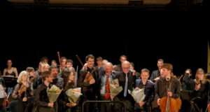 Lyon 3 Orchestra et Rotary Club soutiennent la jeunesse avec un concert exceptionnel à la salle Molière Lyon 3 Orchestra et le Rotary Club unissent leurs talents pour un concert caritatif mémorable au profit de l'École de Production Gorge de Loup, un acteur clé de l'insertion des jeunes - crédit Thibault Lazert-Saury
