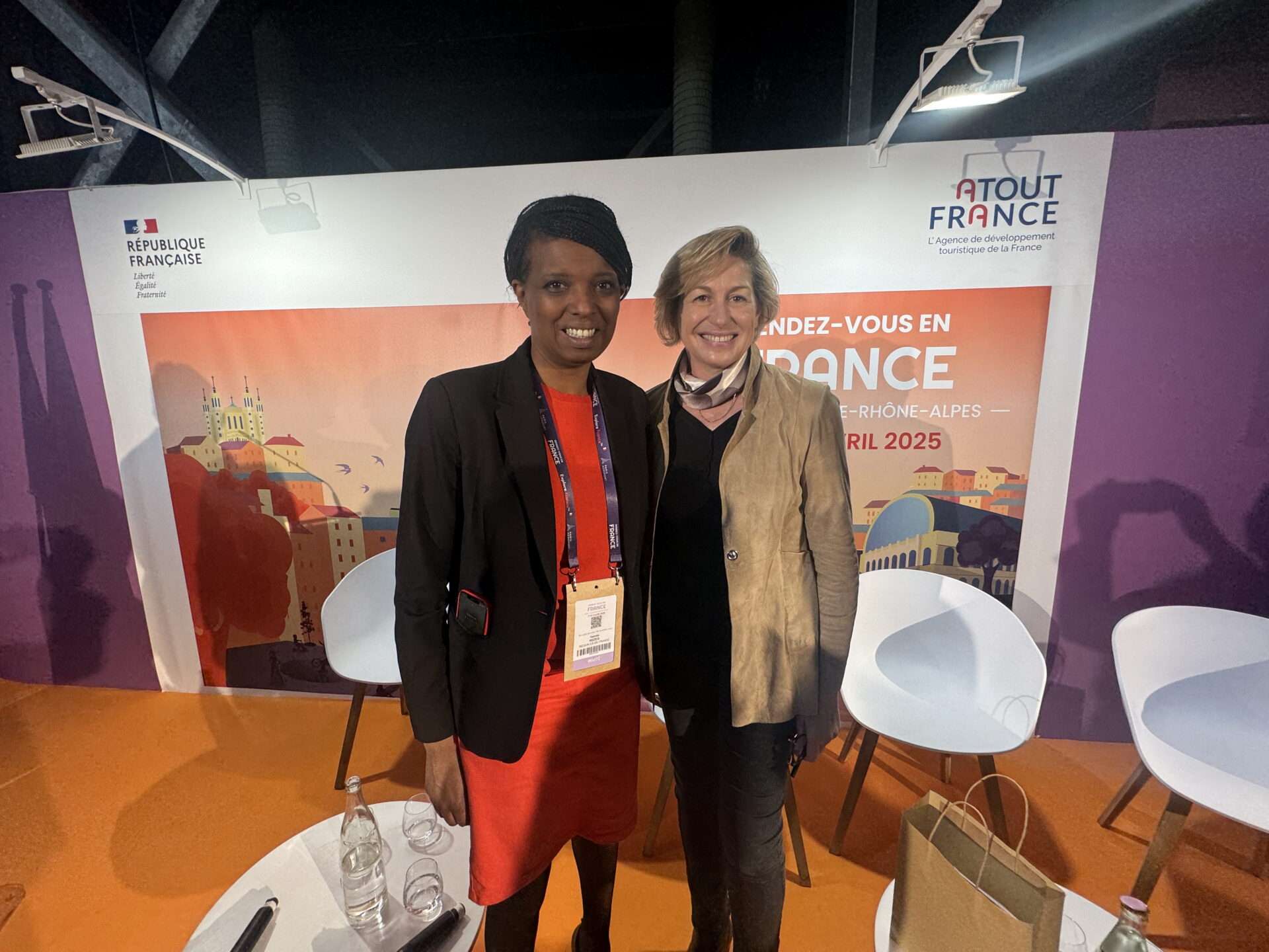 Hamida Rezeg, Vice-Présidente en charge du Tourisme à la Région Ile-de-France, et Nathalie Delattre, Ministre déléguée en charge du Tourisme à Lyon