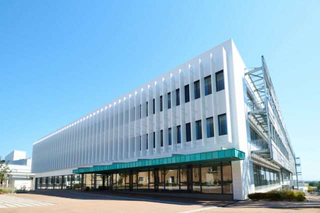 Sanofi inaugure une unité R&D vaccins à Marcy-l’Étoile. L’objectif : accélérer le développement d’innovations thérapeutiques, renforcer la souveraineté sanitaire et soutenir l’emploi régional.