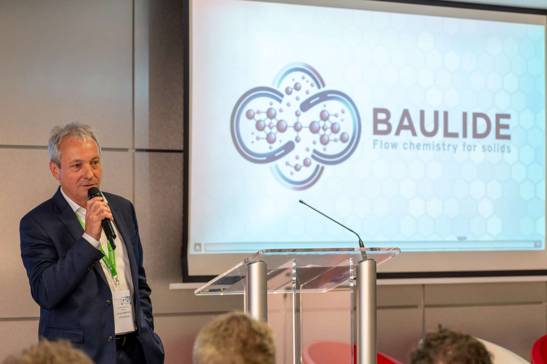 Vivien Henryon fondateur dirigeant d'ACTIVATION au lancement du projet de plateforme industrielle BAULIDE soutenue par l'Etat et la Région Auvergne-Rhône-Alpes dans le cadre de France2030 Régionalisé ©YANIS_OURABAH0357