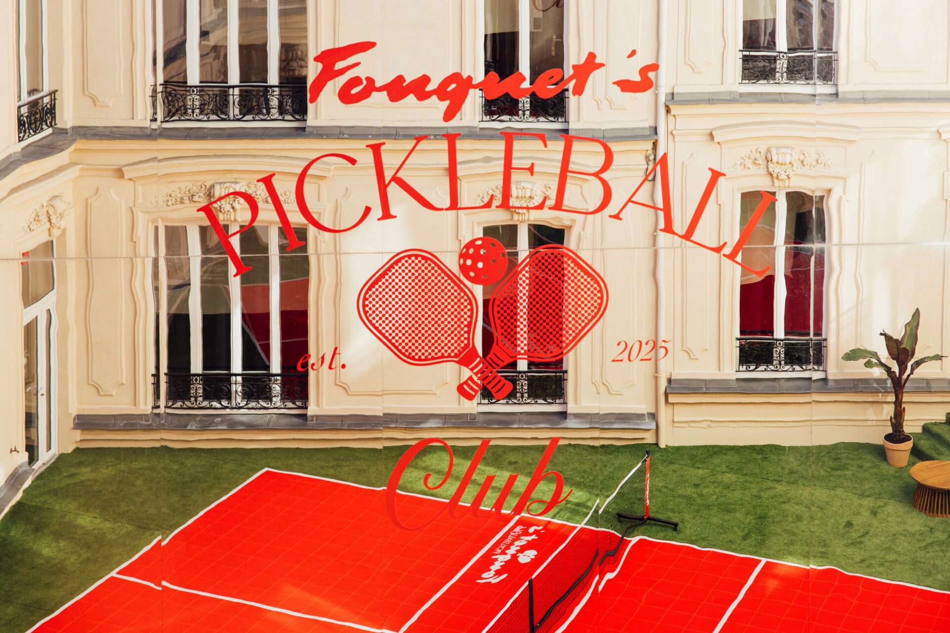 Quand le luxe parisien joue au pickleball : immersion au cœur du Fouquet’s Pickleball Club
