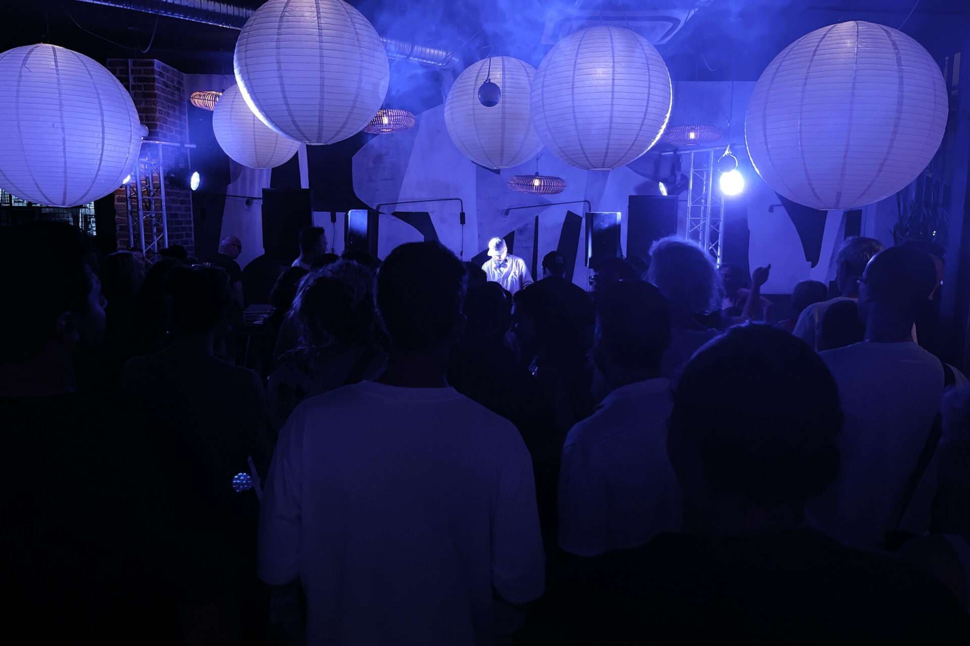 Lyon : Delicatessen accueille DJ Fly pour une soirée exclusive mêlant musique et cuisine street food