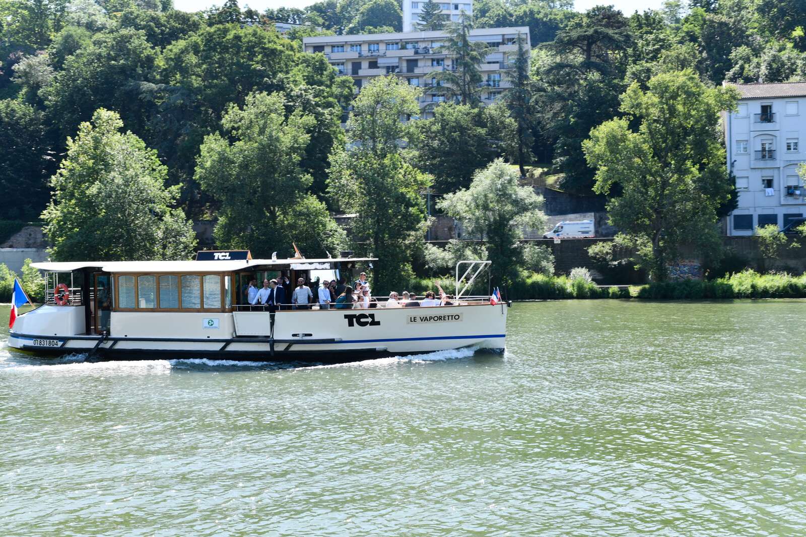 ransports en commun : Navigône, la navette fluviale qui transforme la mobilité à Lyon (crédit photo : Éric Soudan / Alpaca Productions pour SYTRAL Mobilités)