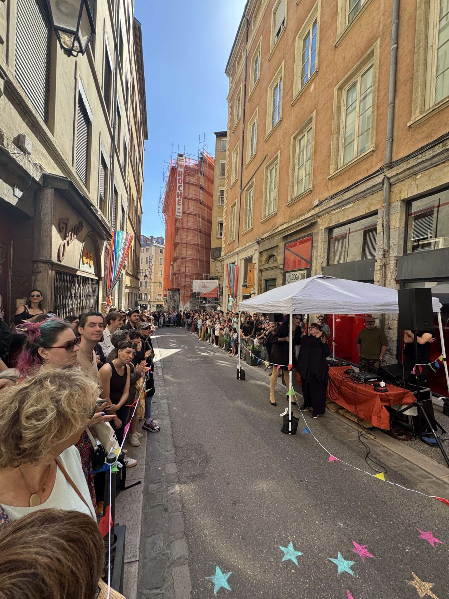 LES BOUTIQUES DE LA RUE ROMARIN