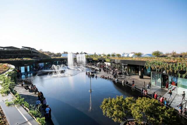 The Village confirme son succès : croissance à deux chiffres et afflux de marques premium