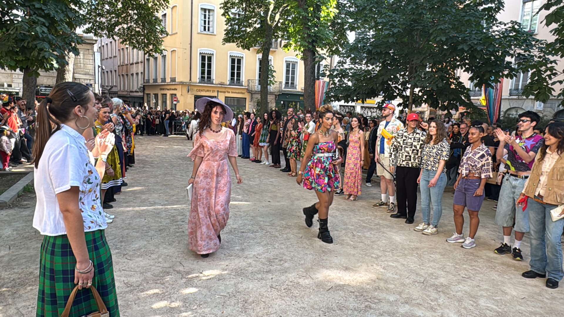 Show les pentes-defilé place Sathonay