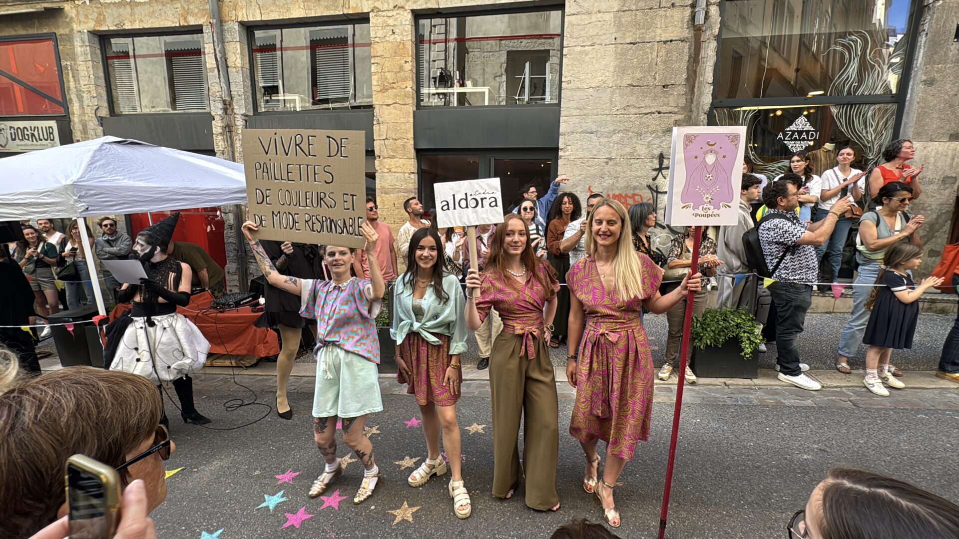 rue ROMARIN, défilé show les pentes