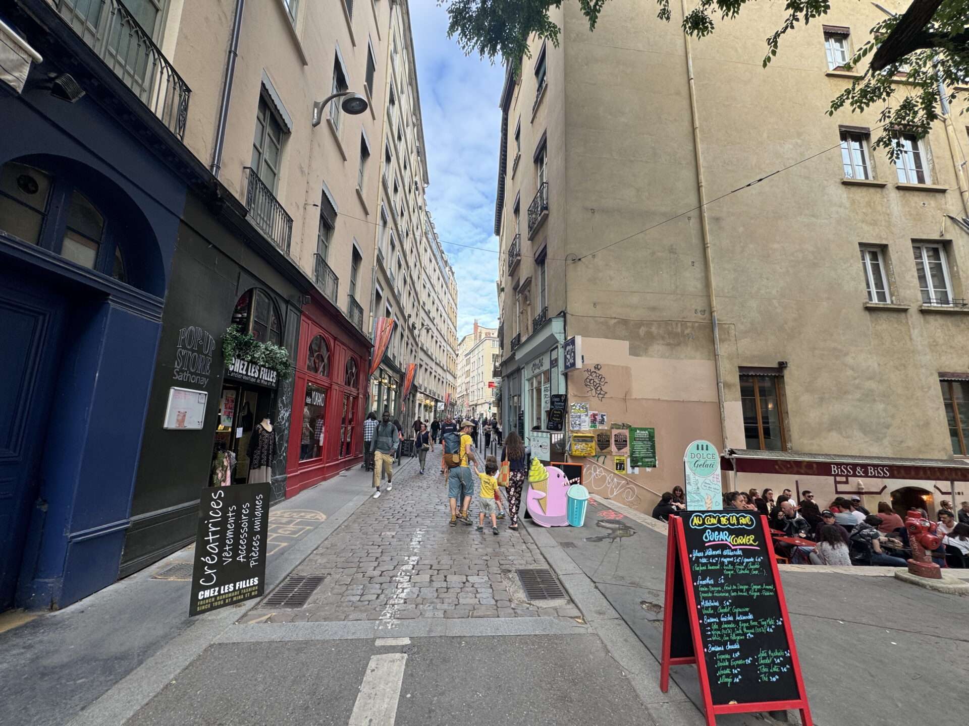 Rue commerçante des pentes de la Croix-Rousse