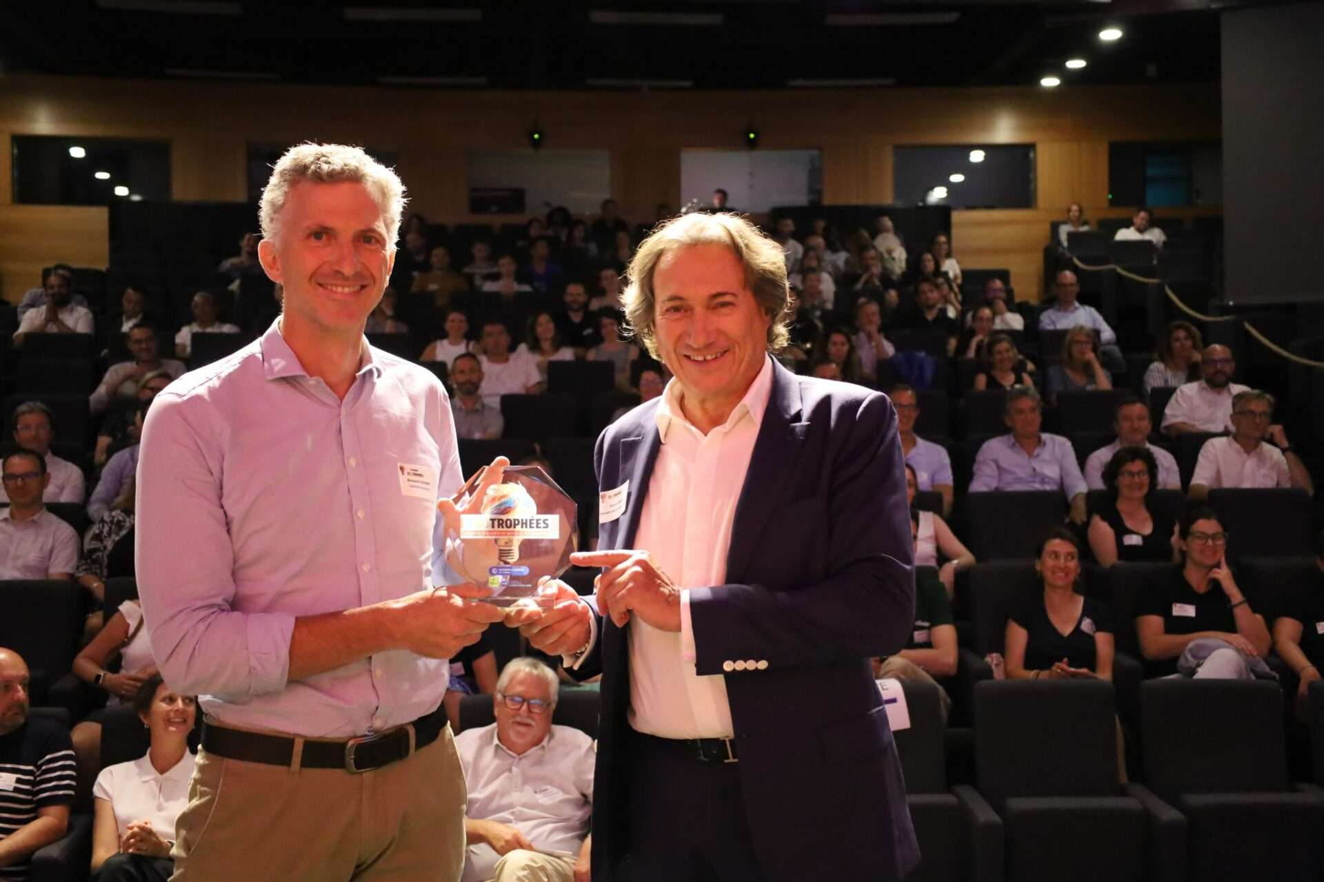  ŌBERON SCIENCES remporte le 1er prix Industrie aux Innotrophées 2025 !