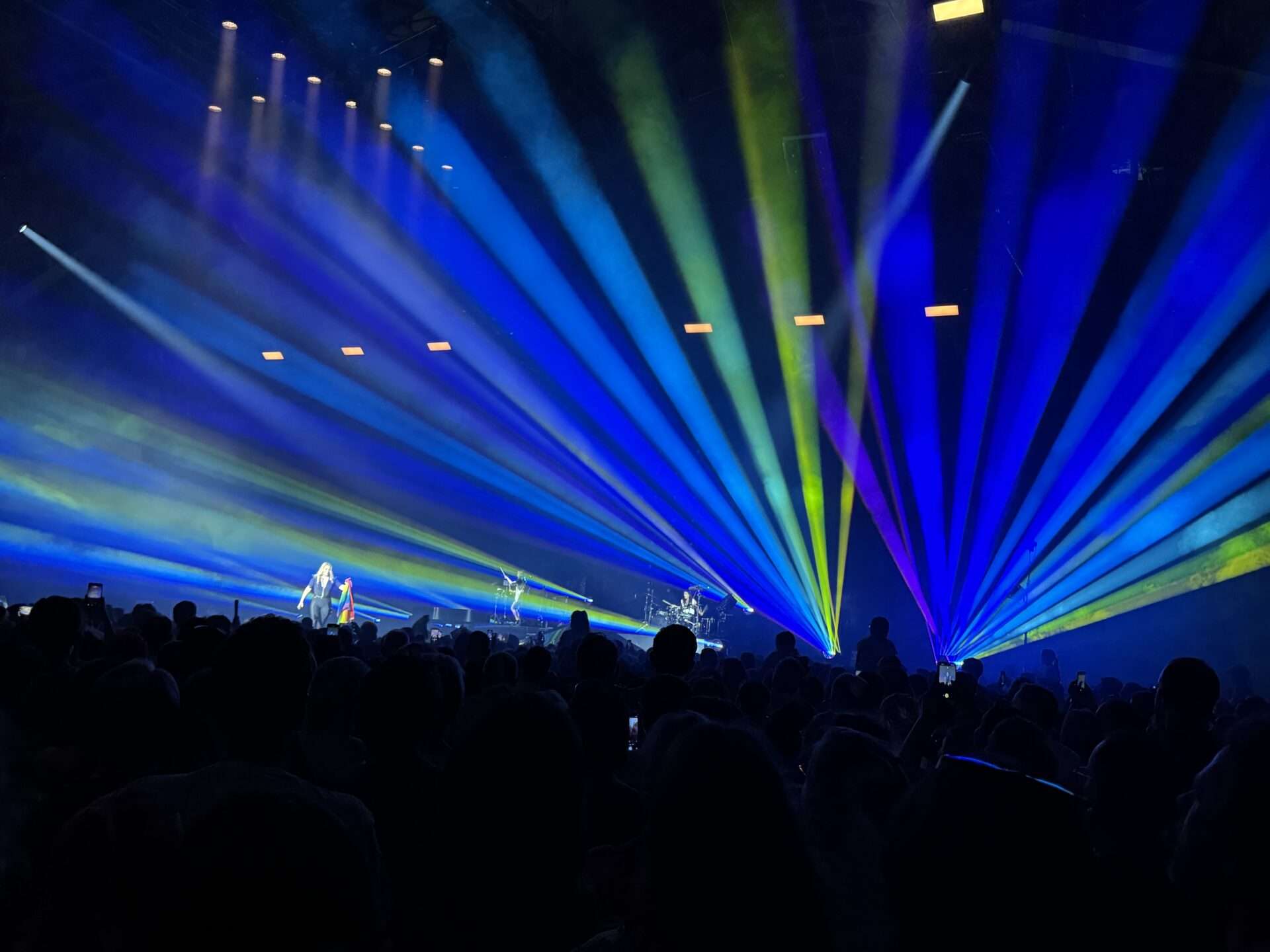 Santa fait décoller la Halle Tony Garnier