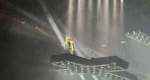 Santa enchante la Halle Tony Garnier : un show céleste, un prénom, et une foule en apesanteur Santa clôture en beauté la saison 2024-2025 à la Halle Tony Garnier