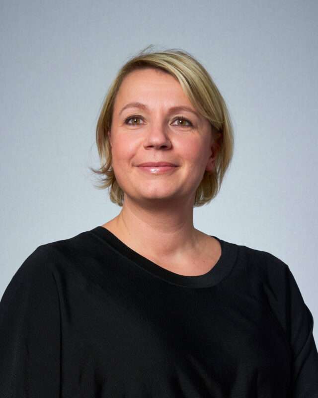 Avec 30 ans d’expérience, Stéphanie Alvarez prend la direction des Galeries Lafayette Lyon Part-Dieu, un point de vente stratégique pour l’enseigne